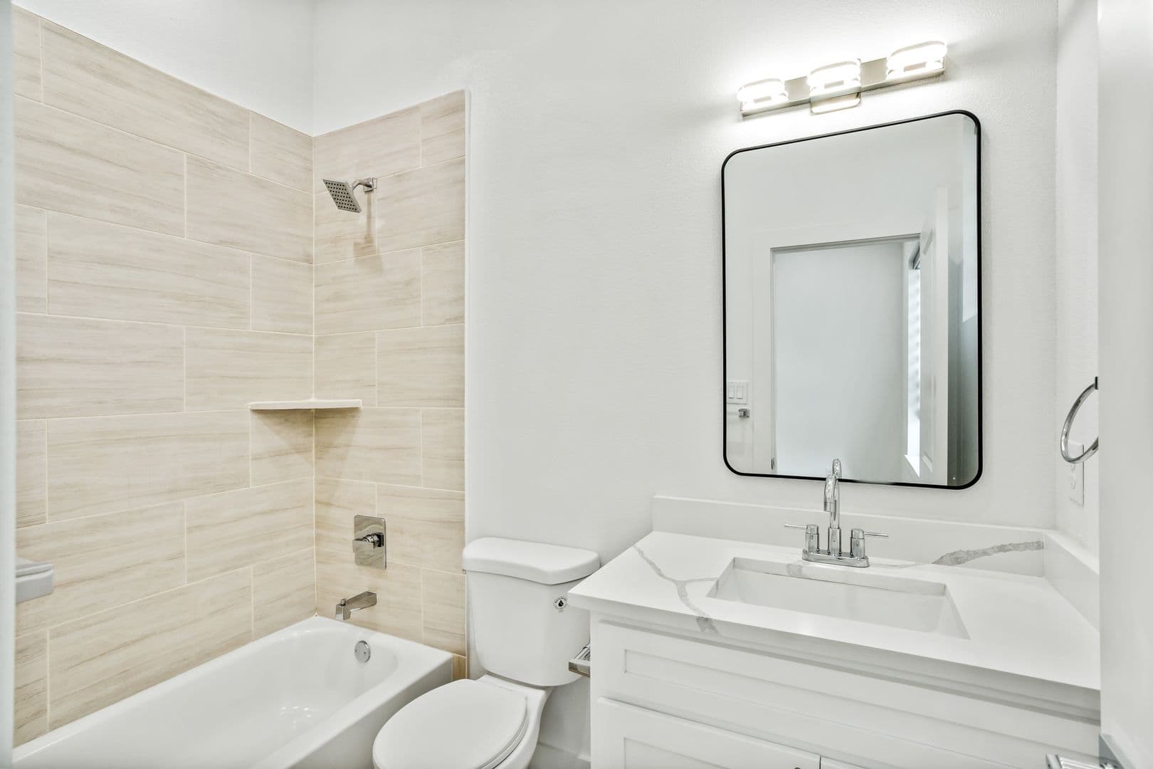 Fort Worth Apartment: 2400 Benbrook Dr