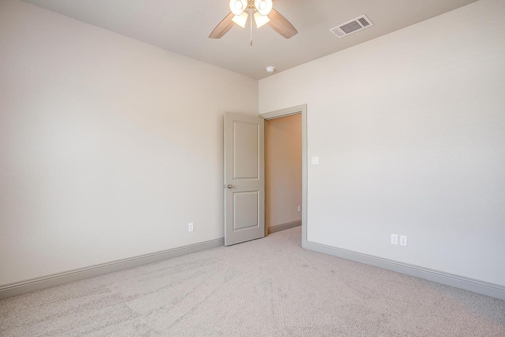 Fort Worth Apartment: 2832 Wayside Ave