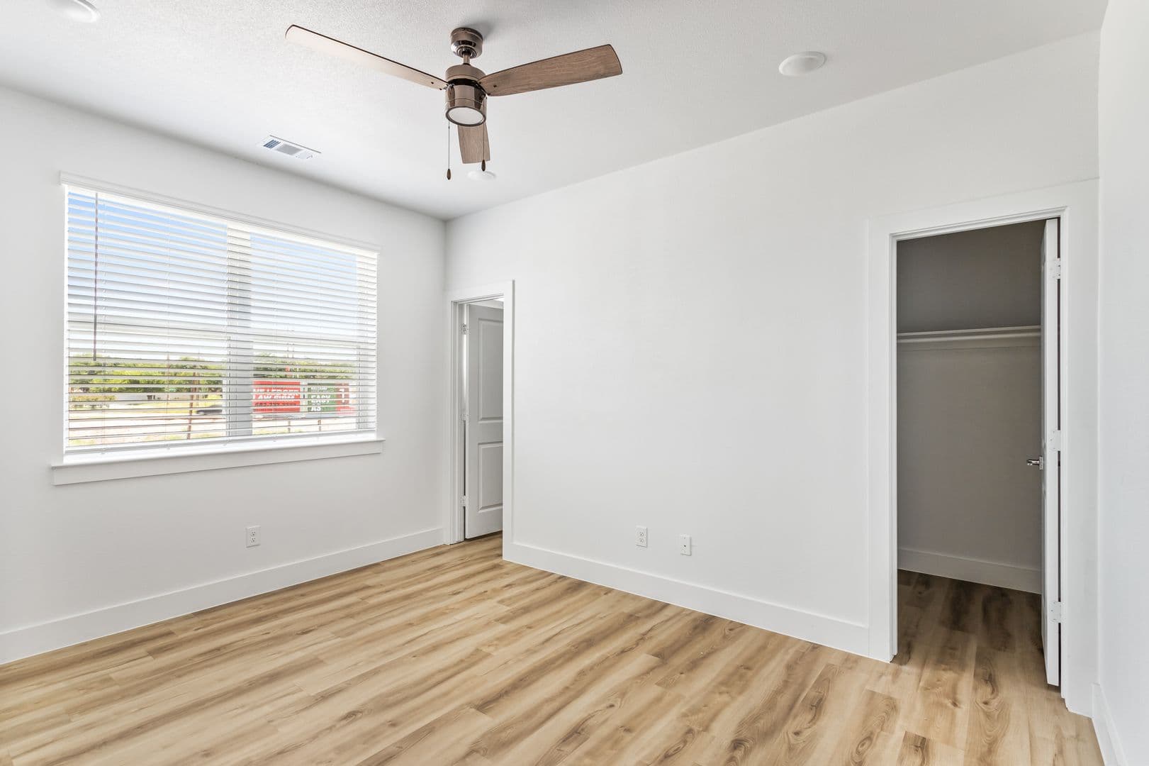 Fort Worth Apartment: 2505 Benbrook