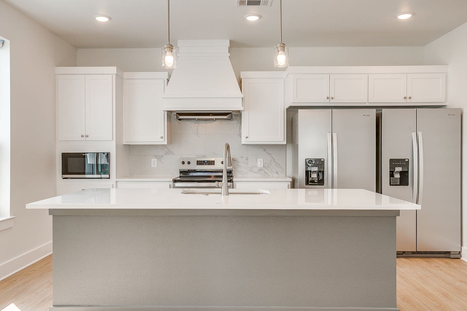 Fort Worth Apartment: 2335 Benbrook Blvd
