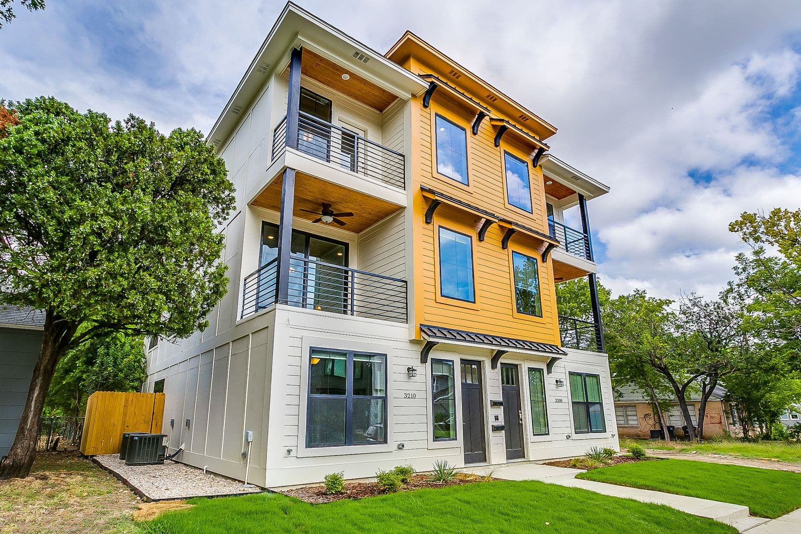 Fort Worth Apartment: 3210 Forest Park Blvd