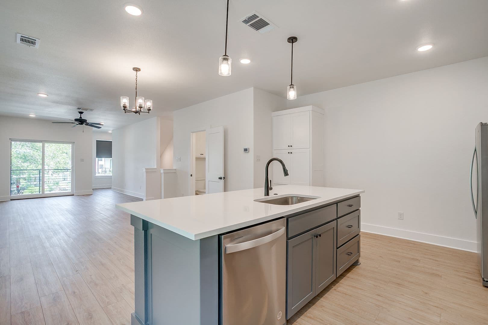 Fort Worth Apartment: 2345 Benbrook Blvd