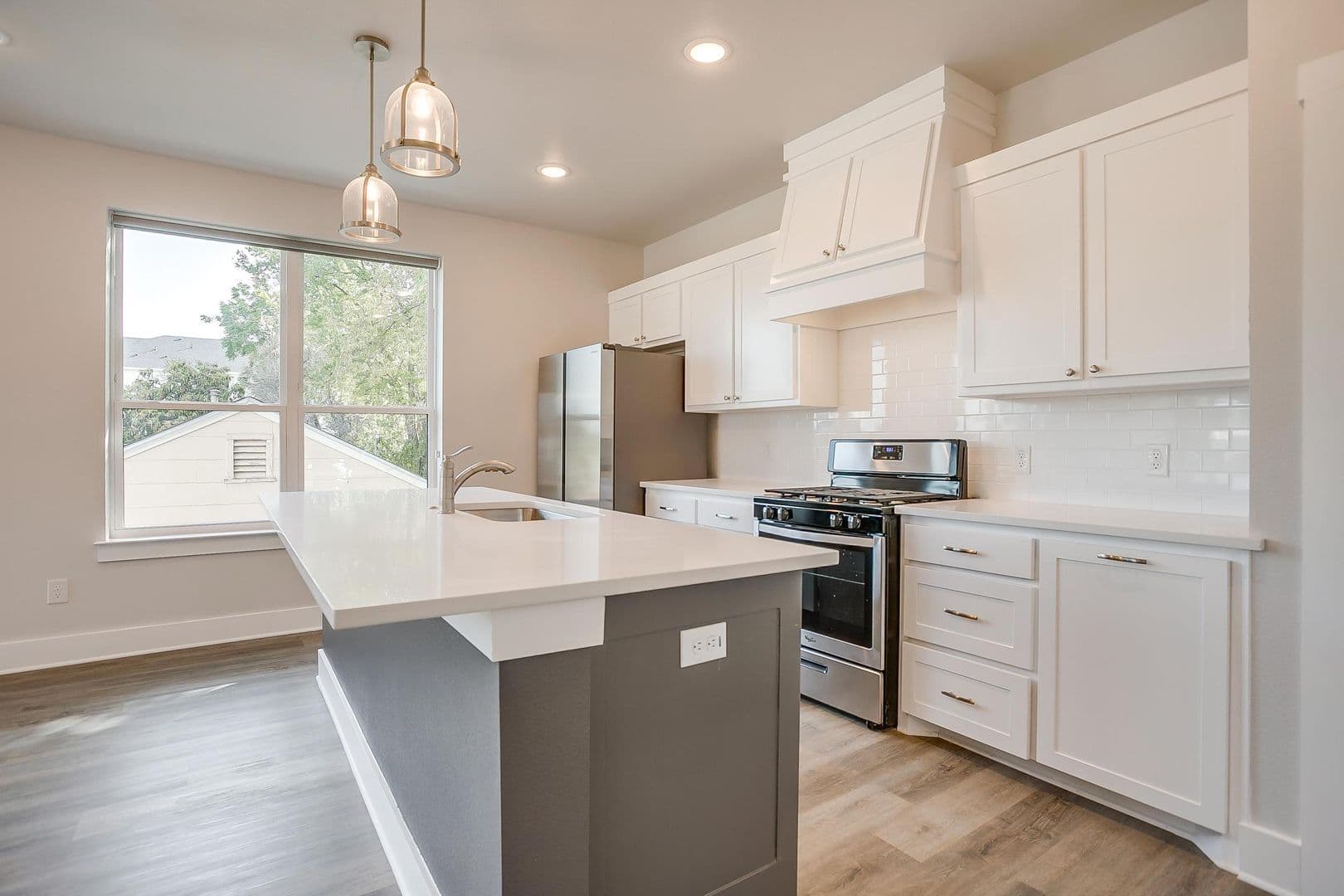 Fort Worth Apartment: 2321 Benbrook Blvd
