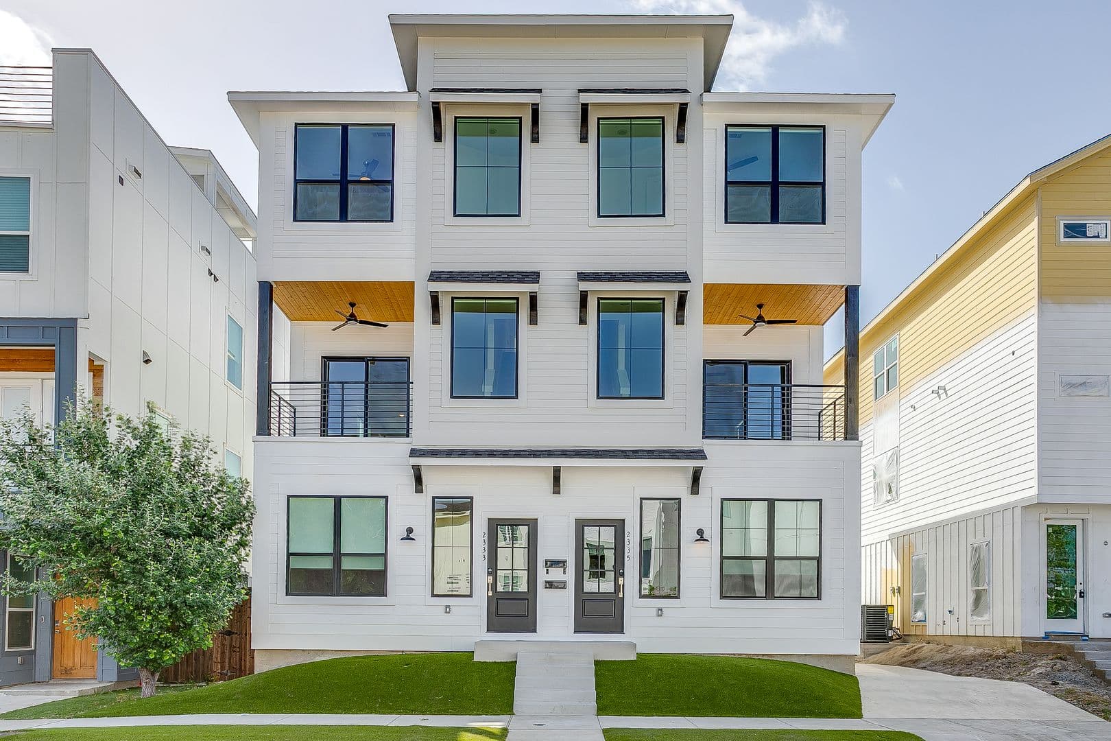 Fort Worth Apartment: 2335 Benbrook Blvd