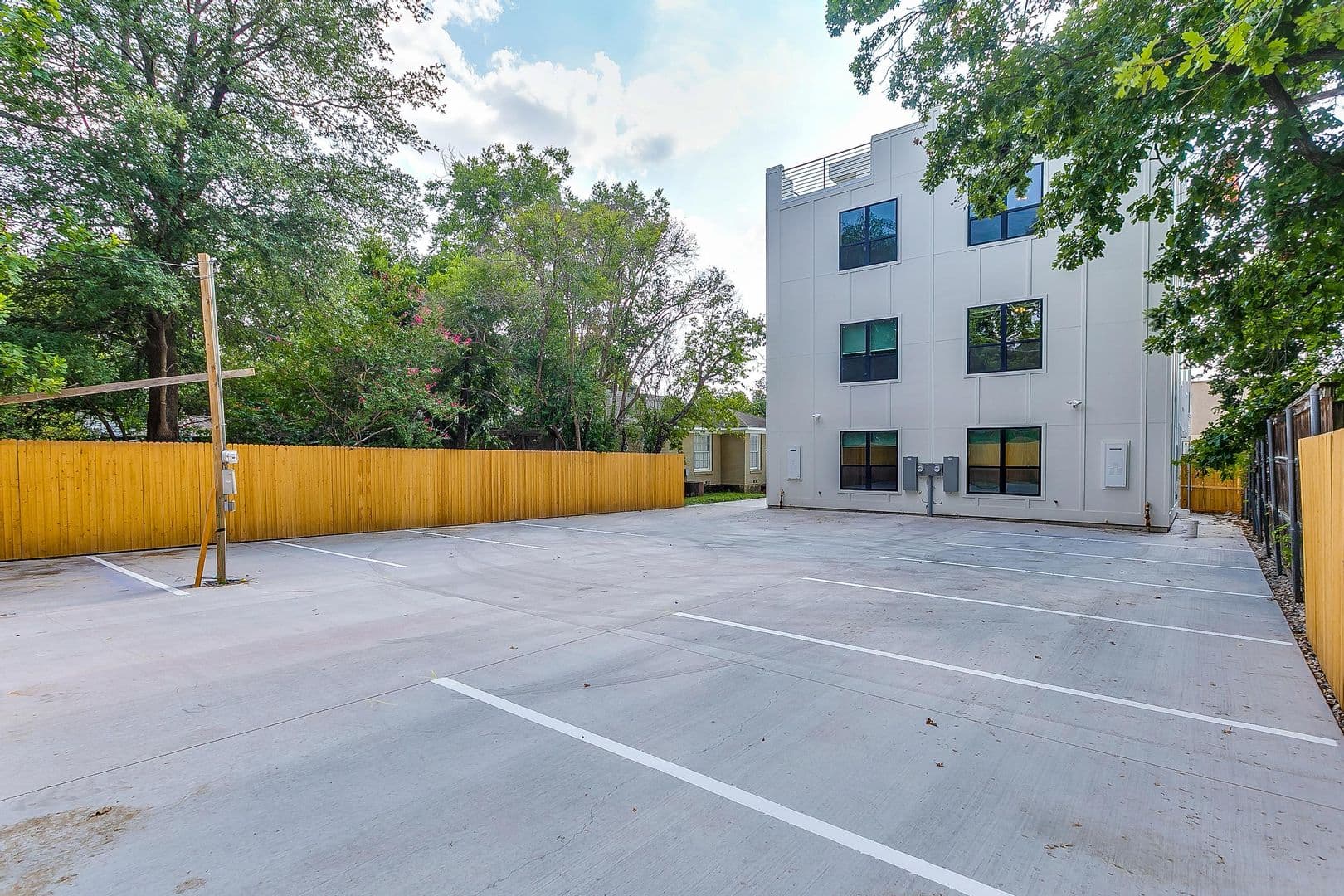 Fort Worth Apartment: 3131 McCart