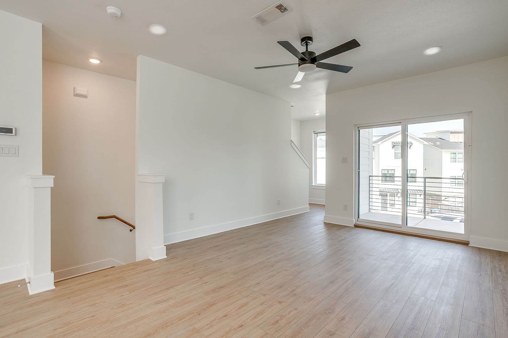 Fort Worth Apartment: 2333 Benbrook Blvd