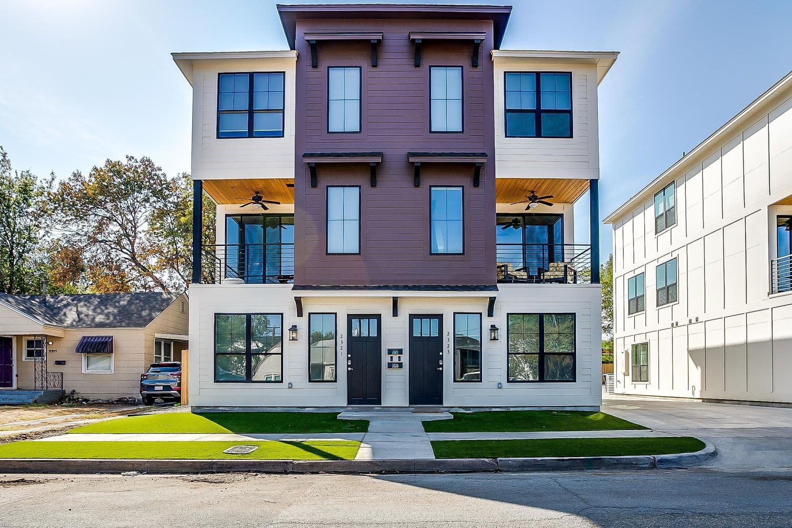 Fort Worth Apartment: 2321 Benbrook Blvd