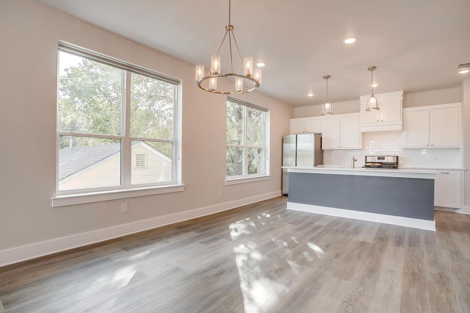 Fort Worth Apartment: 2323 Benbrook Blvd