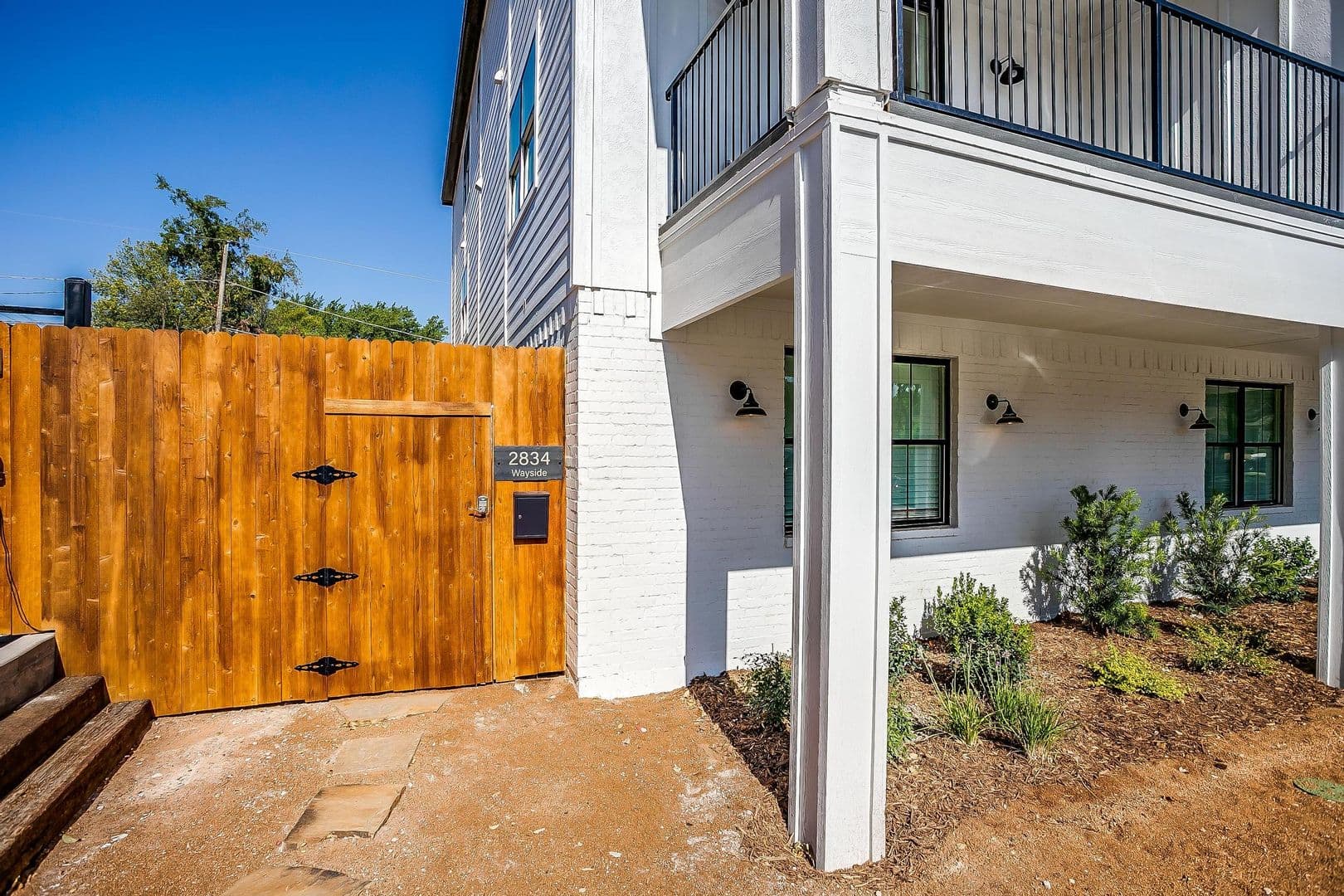 Fort Worth Apartment: 2832 Wayside Ave
