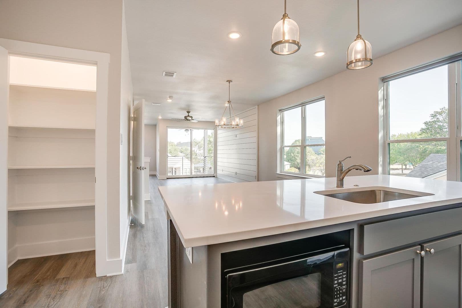 Fort Worth Apartment: 2321 Benbrook Blvd