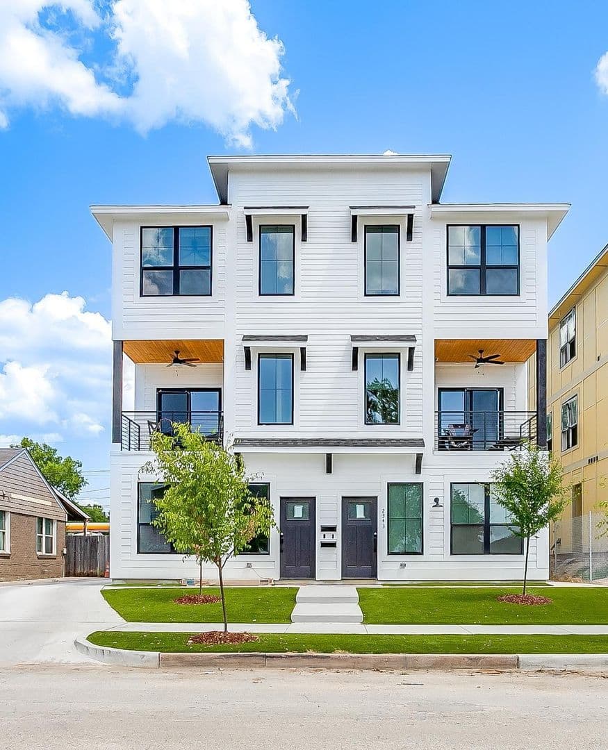 Fort Worth Apartment: 2345 Benbrook Blvd