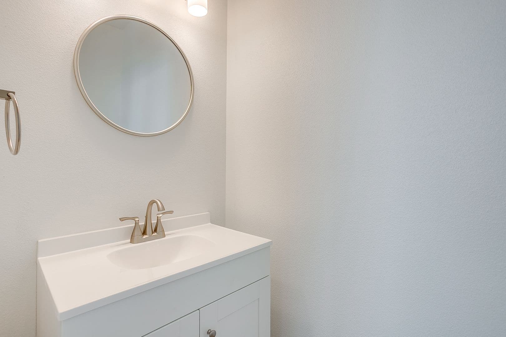 Fort Worth Apartment: 2335 Benbrook Blvd