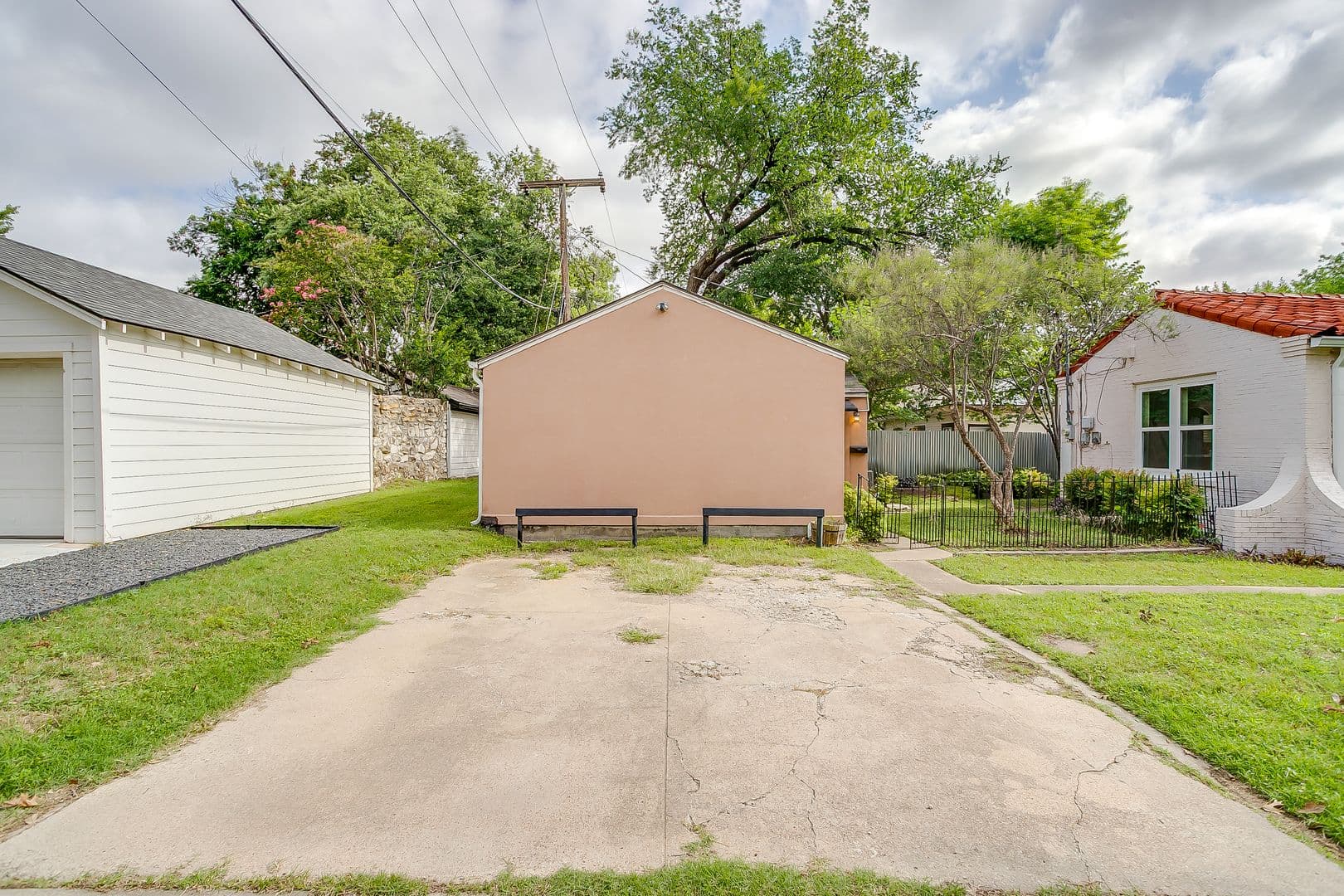 Fort Worth Apartment: 3256 Greene Ave