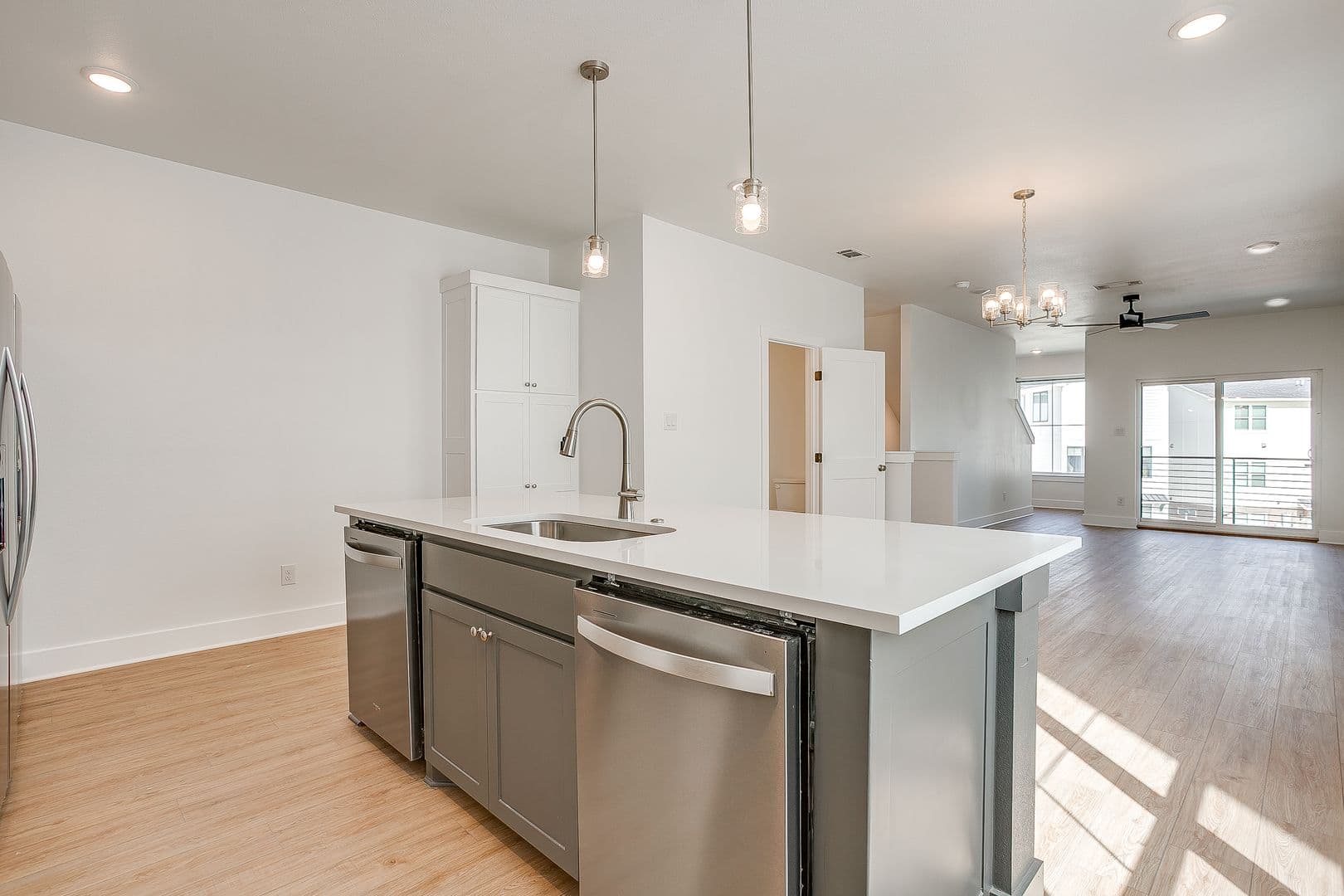 Fort Worth Apartment: 2333 Benbrook Blvd
