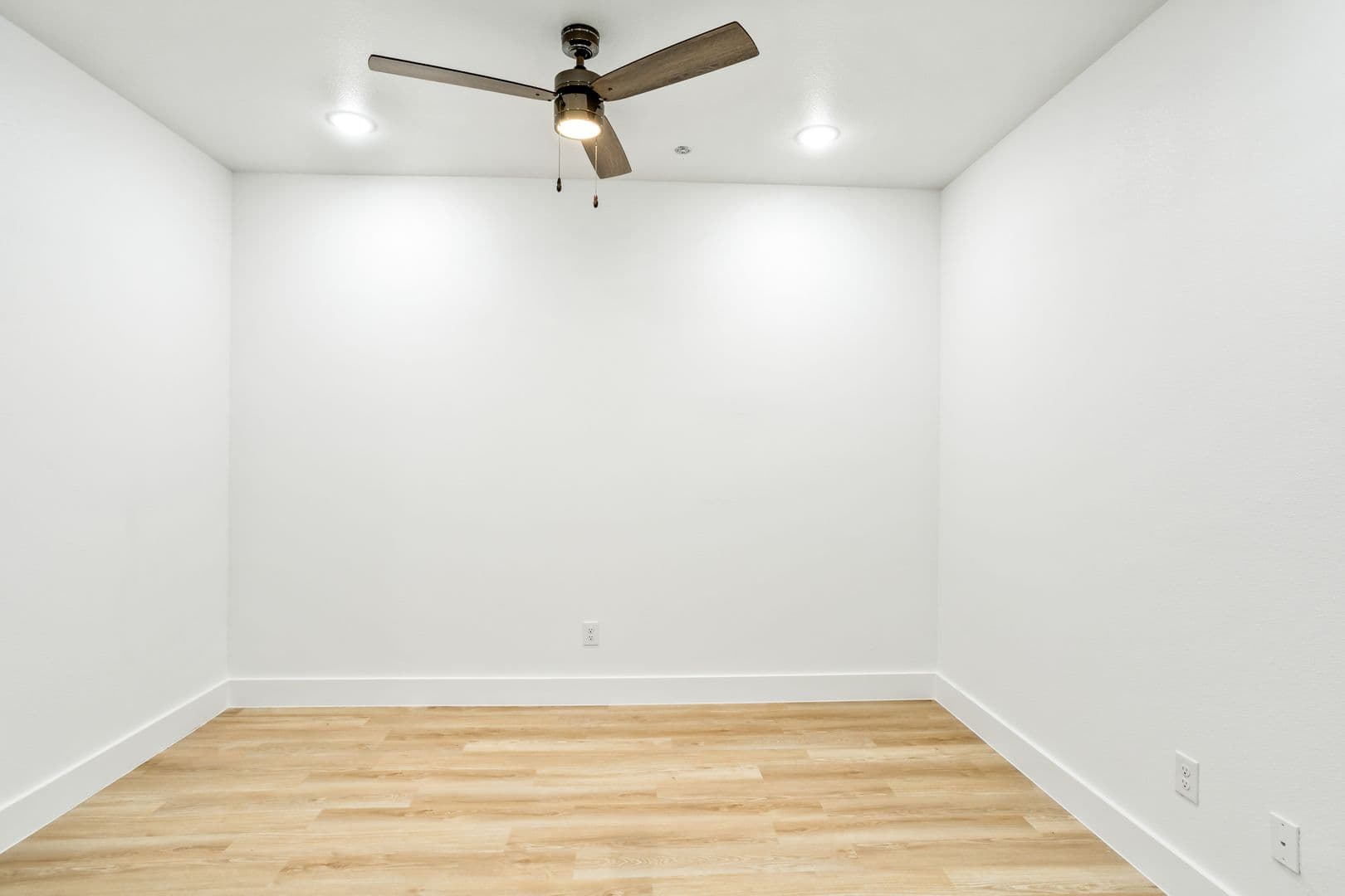 Fort Worth Apartment: 2400 Benbrook Dr
