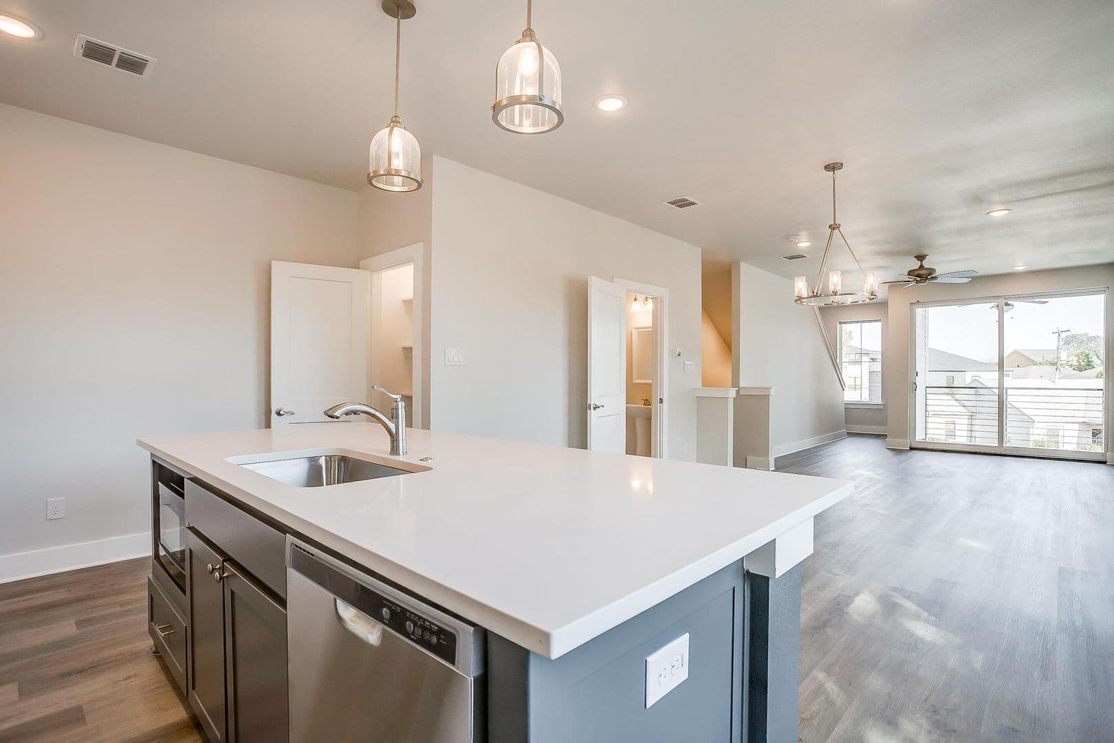 Fort Worth Apartment: 2321 Benbrook Blvd