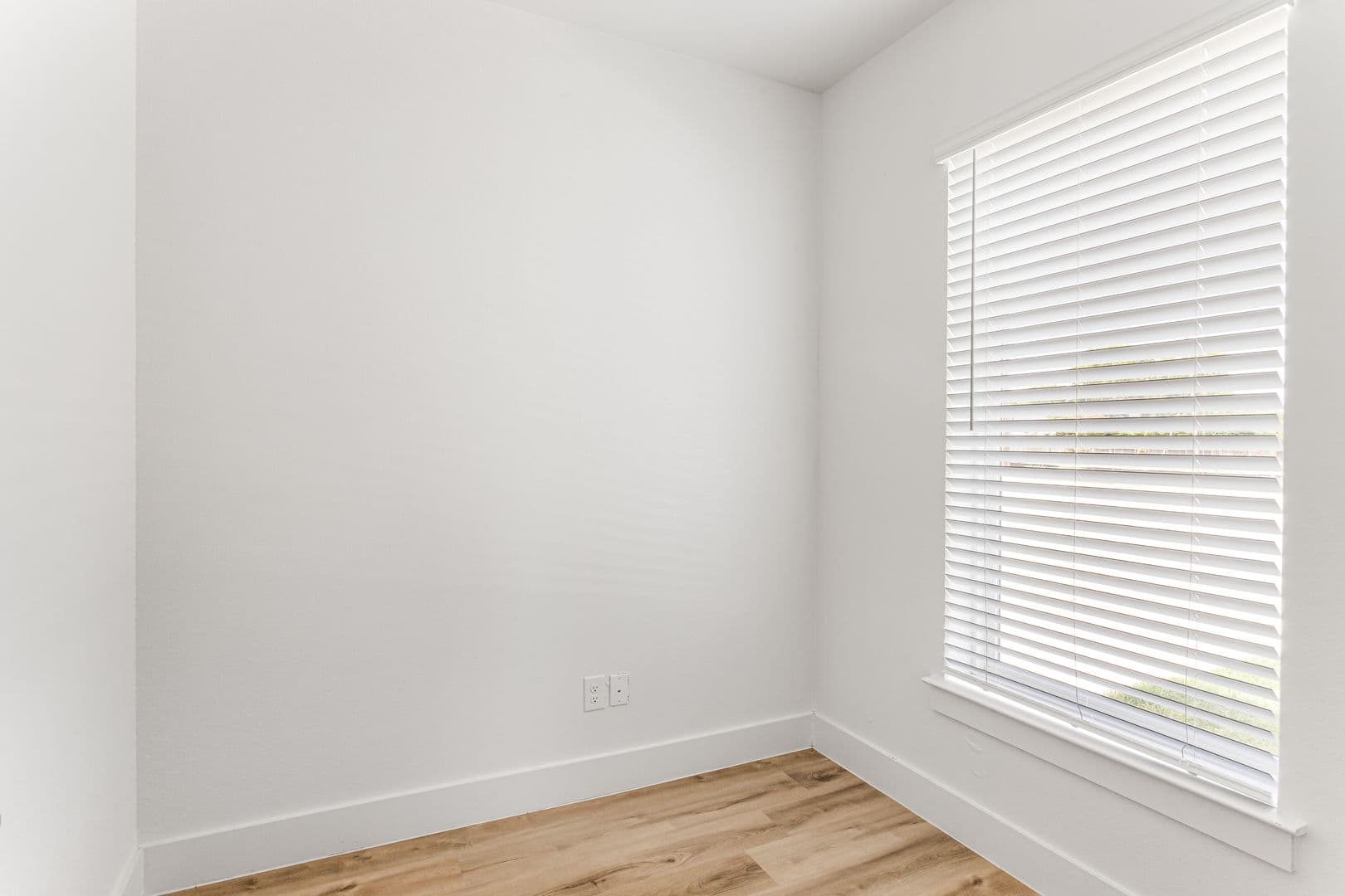 Fort Worth Apartment: 2505 Benbrook Blvd