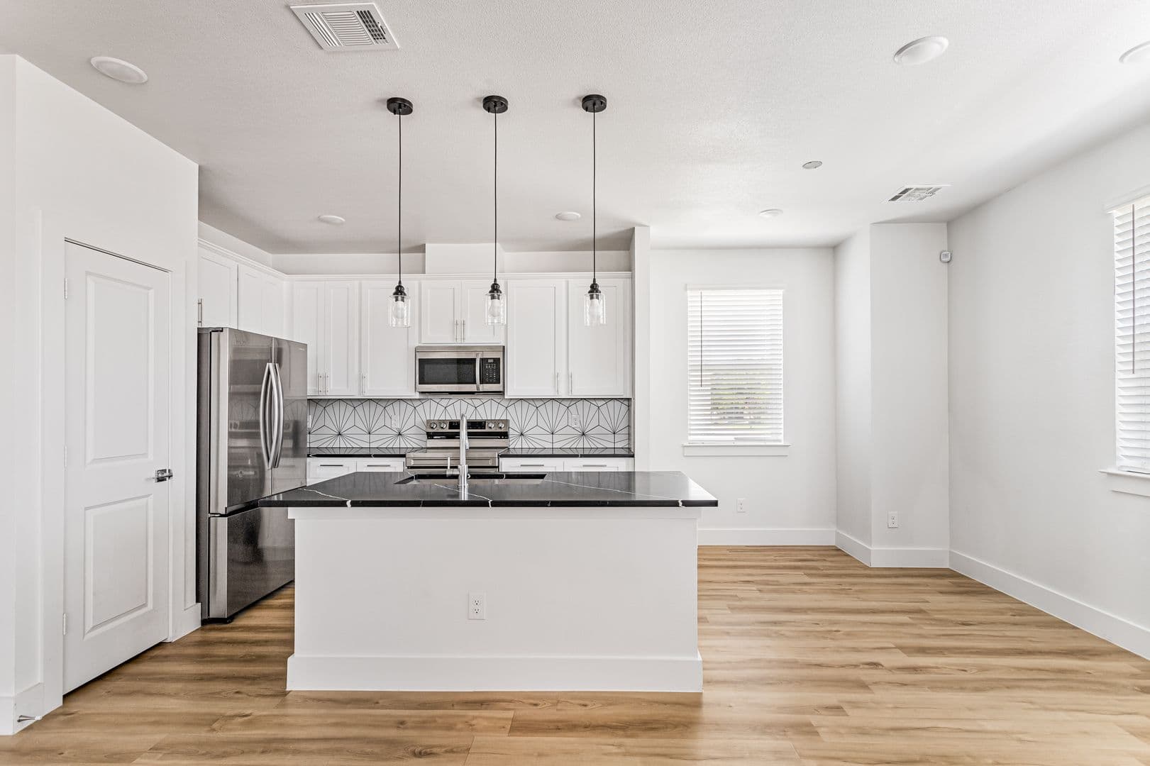 Fort Worth Apartment: 2505 Benbrook