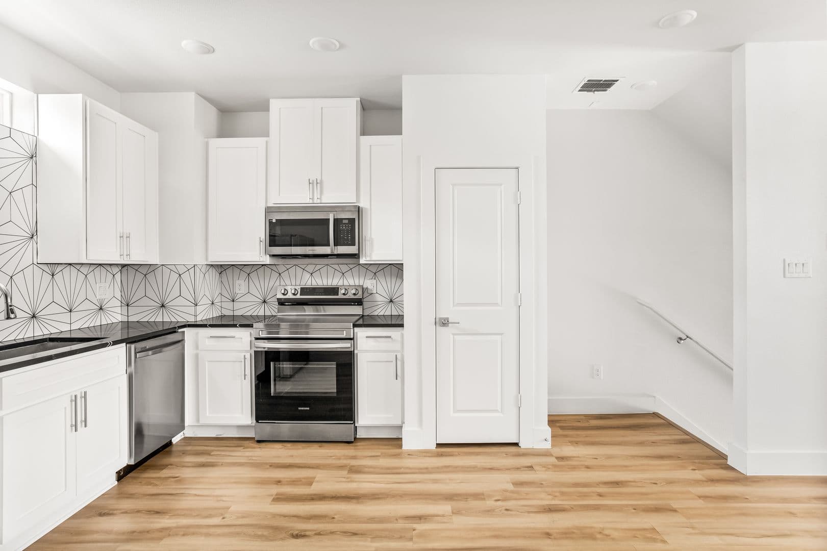 Fort Worth Apartment: 2505 Benbrook Blvd