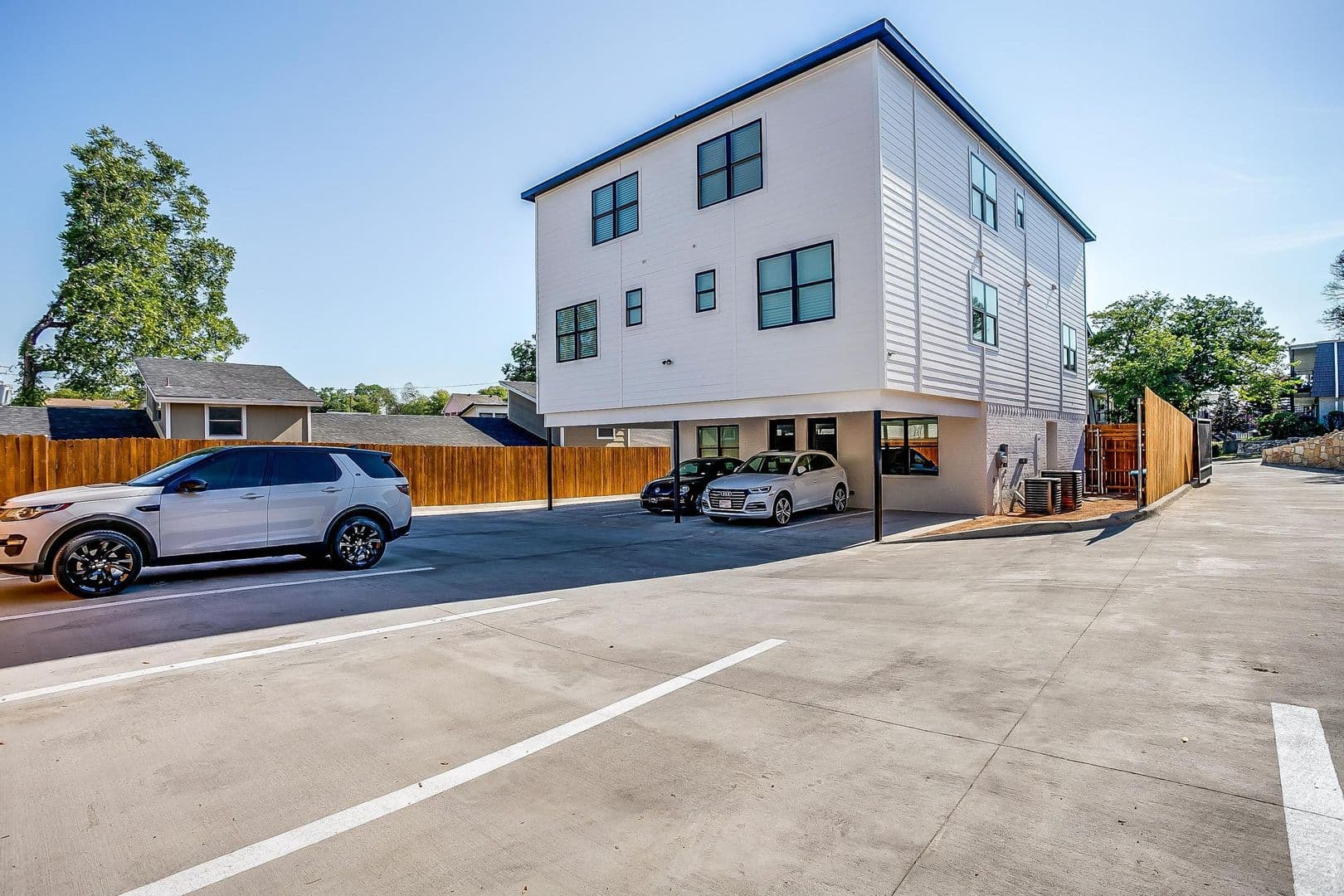Fort Worth Apartment: 2832 Wayside Ave