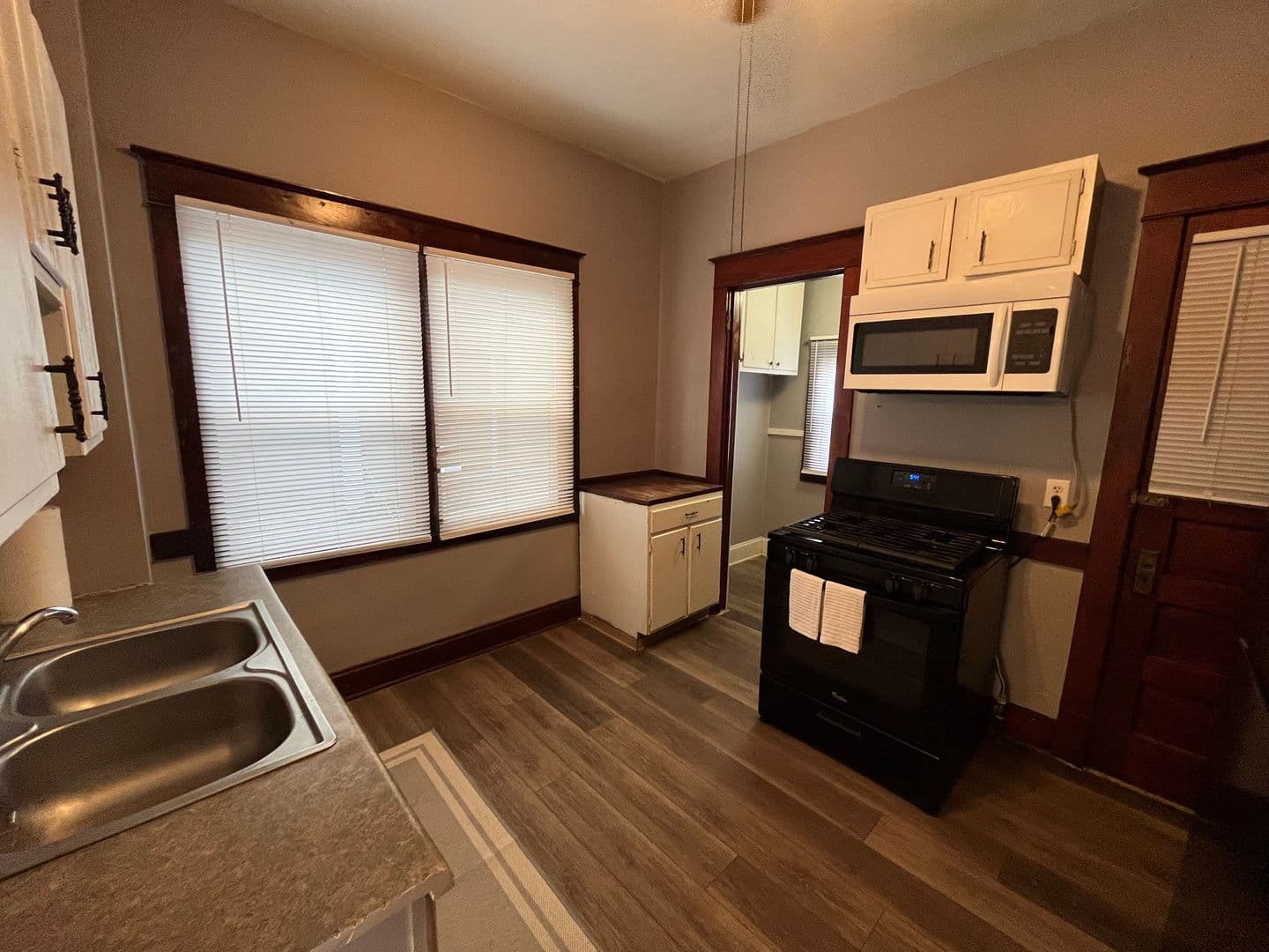 Moline House: 229 14th Ave