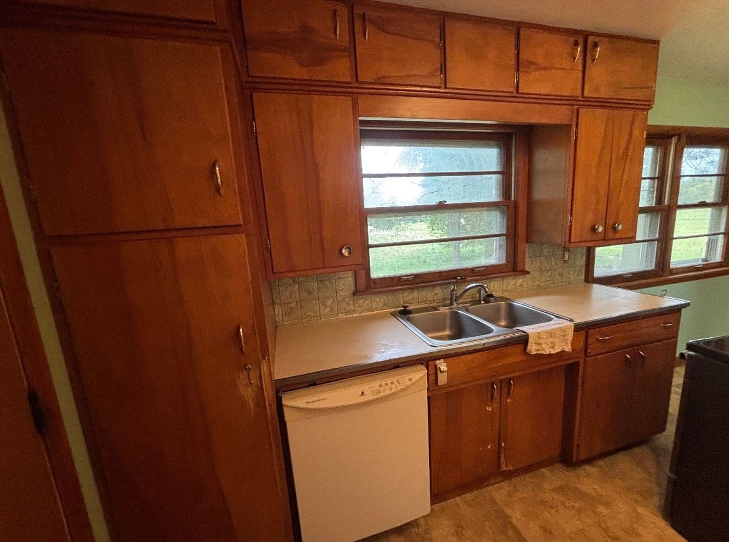 Bettendorf House: 119 2nd St