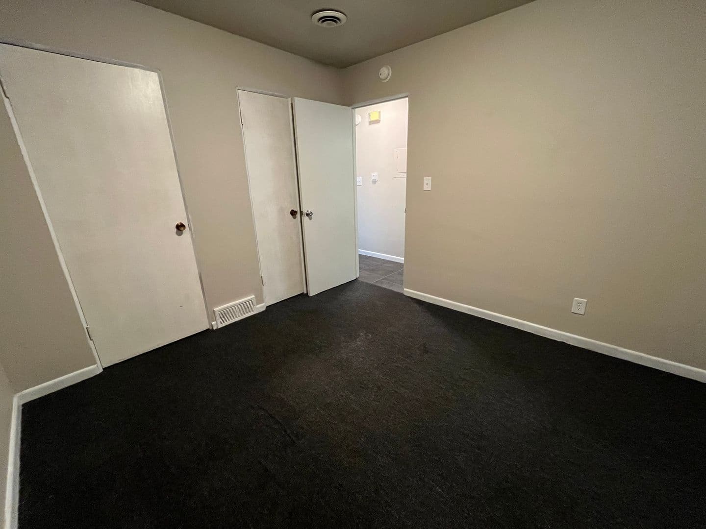 Rock Island Apartment: 4601/4605/4611/4613 - 12th St