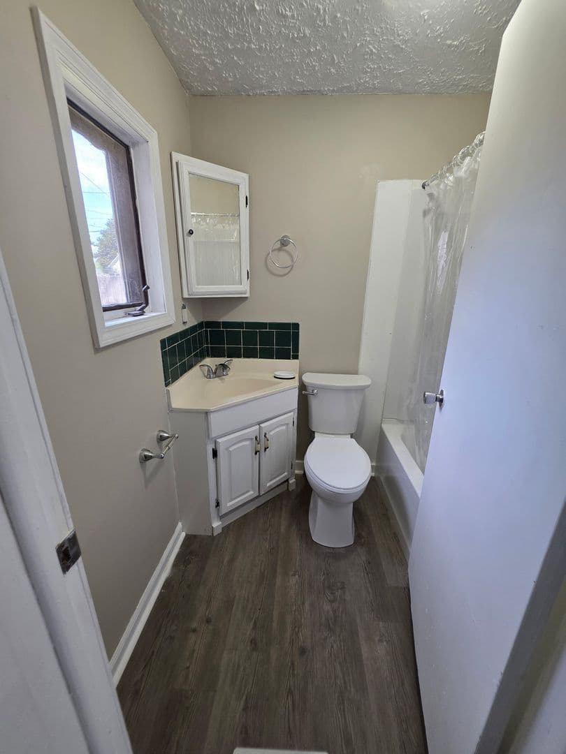 Rock Island House: 1304 25th St
