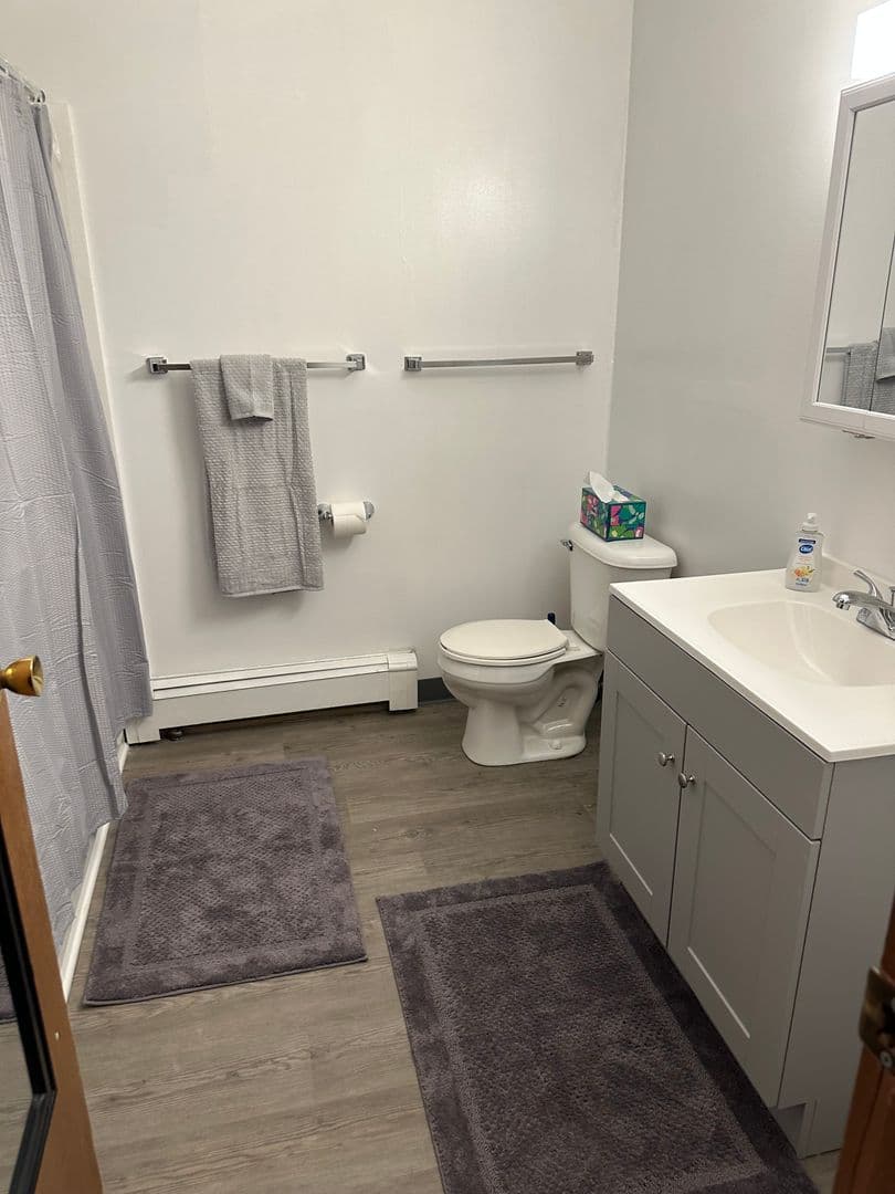 Rock Island Apartment: 2920-3000 24th St