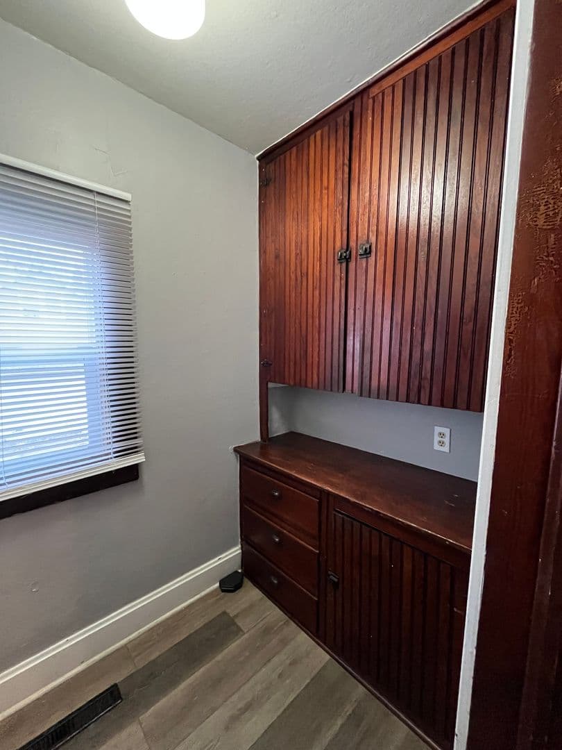 Moline House: 229 14th Ave