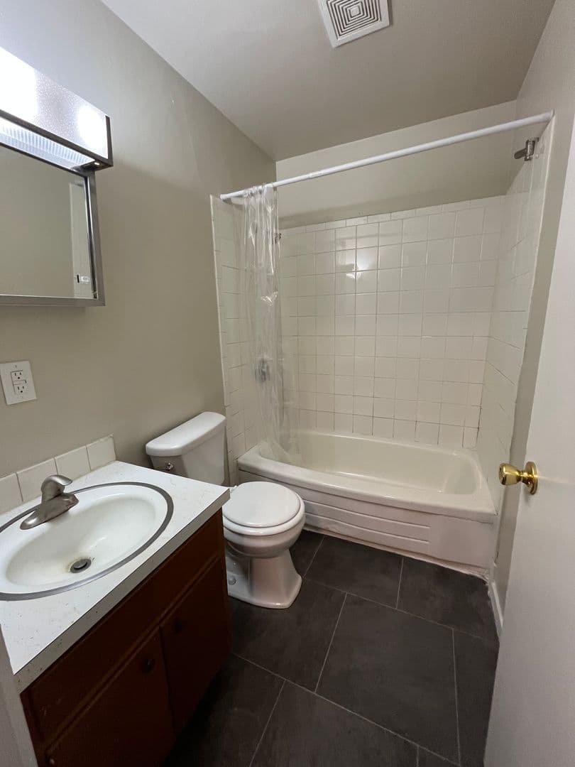 Rock Island Apartment: 4601/4605/4611/4613 - 12th St