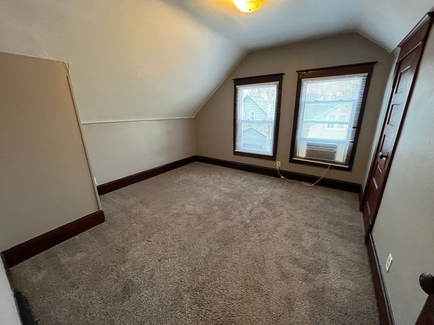 Moline House: 229 14th Ave