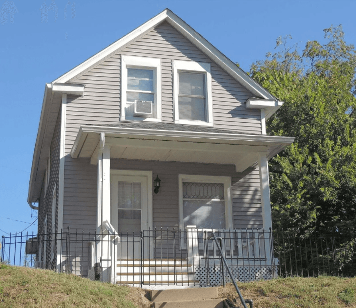 Moline House: 229 14th Ave