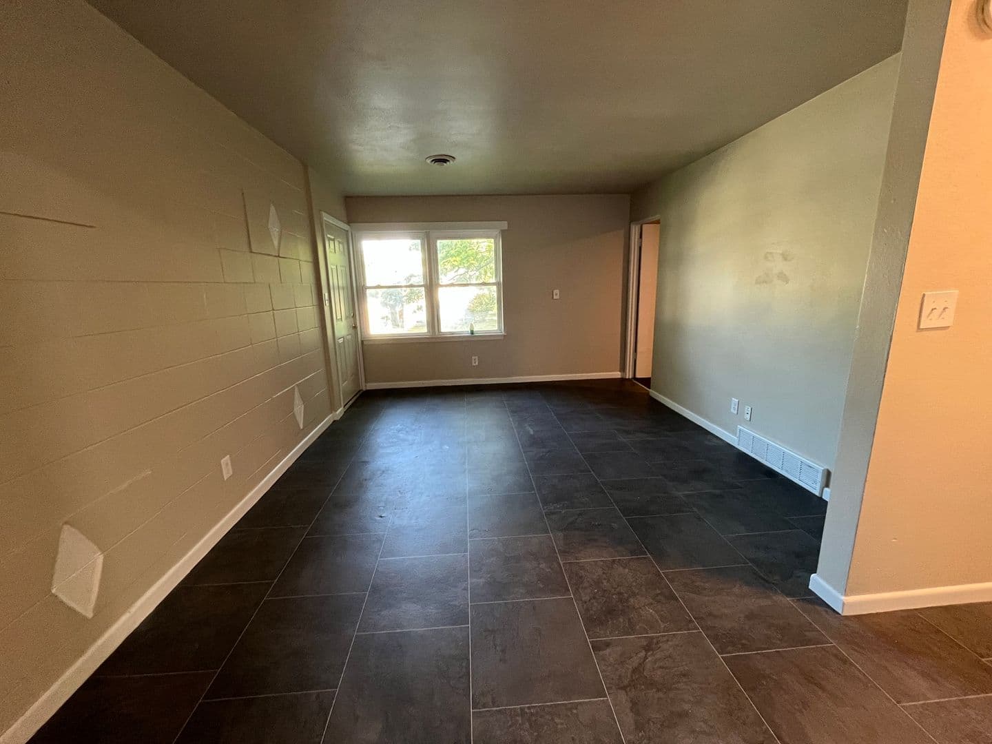 Rock Island Apartment: 4601/4605/4611/4613 - 12th St
