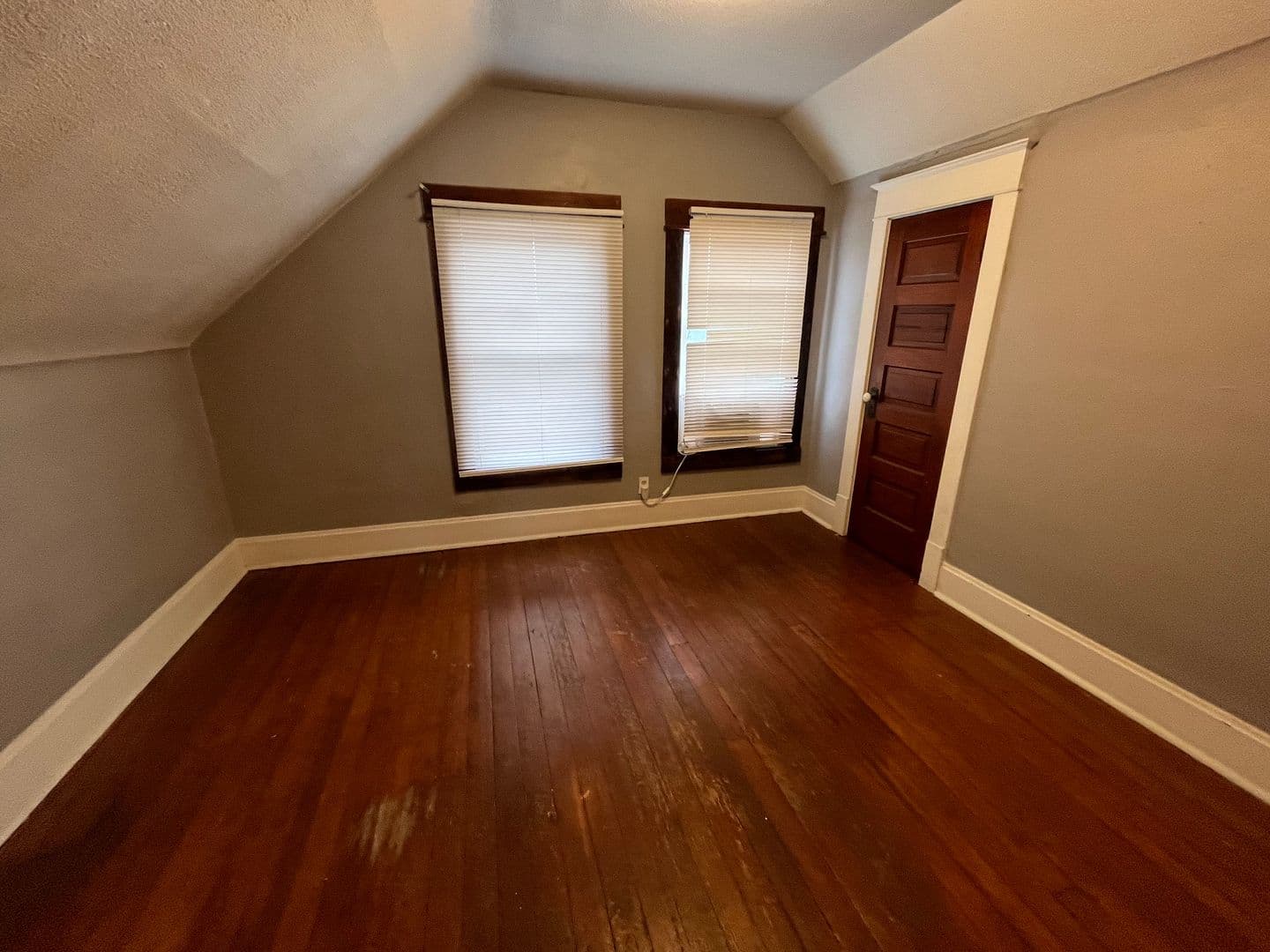 Moline House: 229 14th Ave