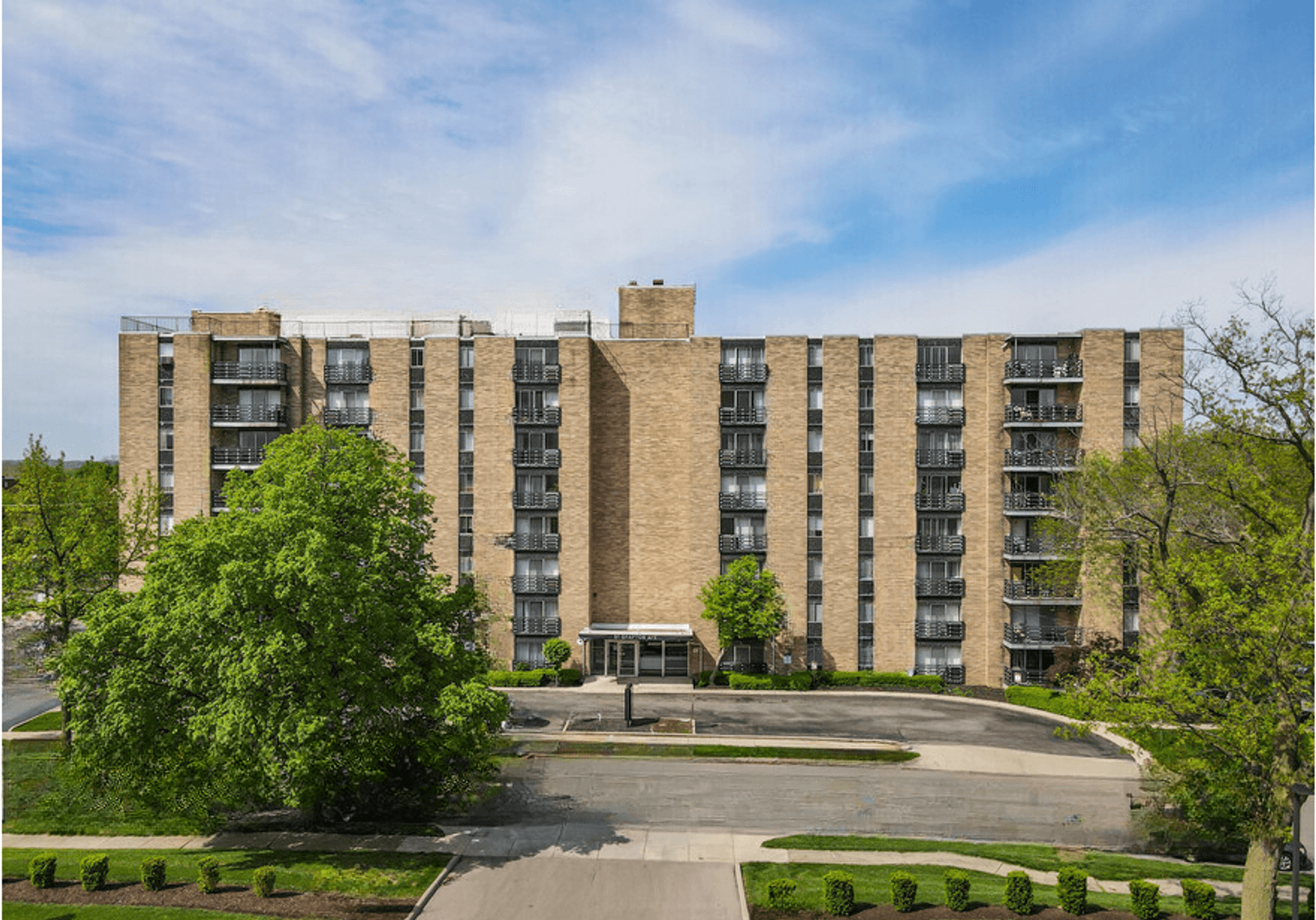 Dayton Apartment: 51 Grafton Ave