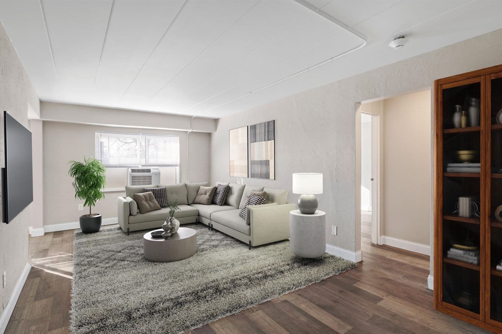 Dayton Apartment: 617 W. Riverview Ave.