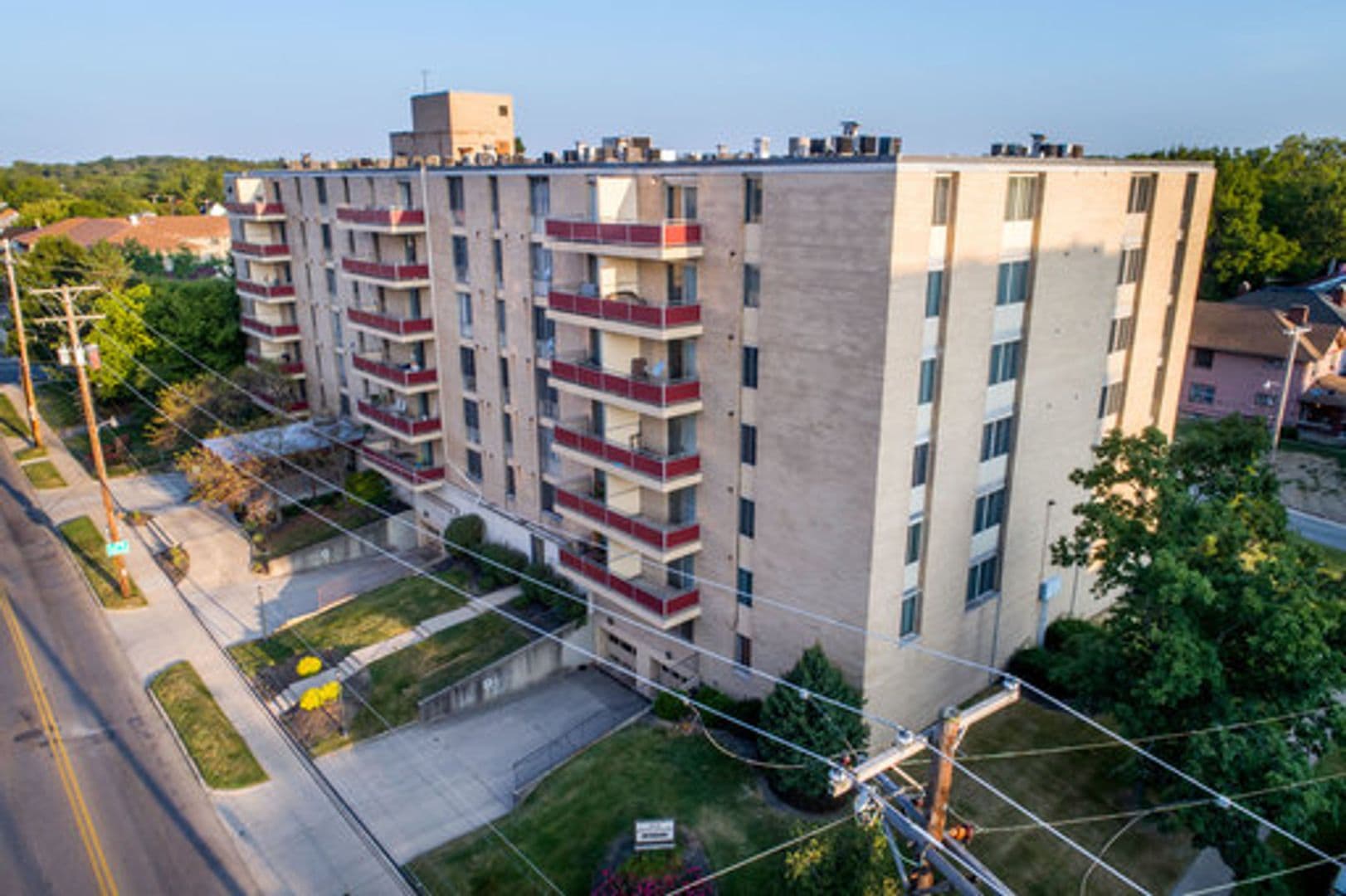 Dayton Apartment: 515 West Grand Avenue