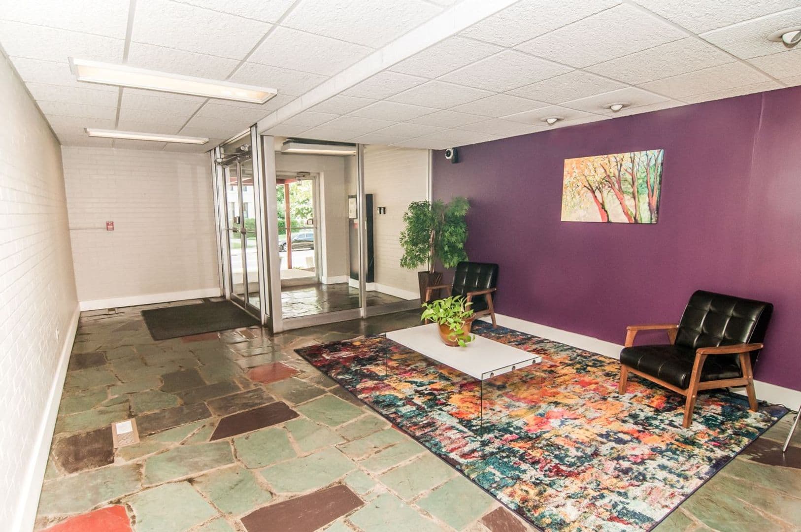 Dayton Apartment: 515 West Grand Avenue