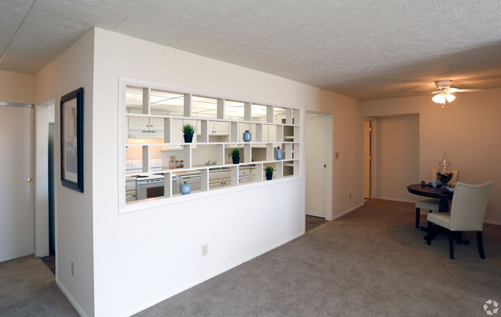 Dayton Apartment: 515 West Grand Avenue