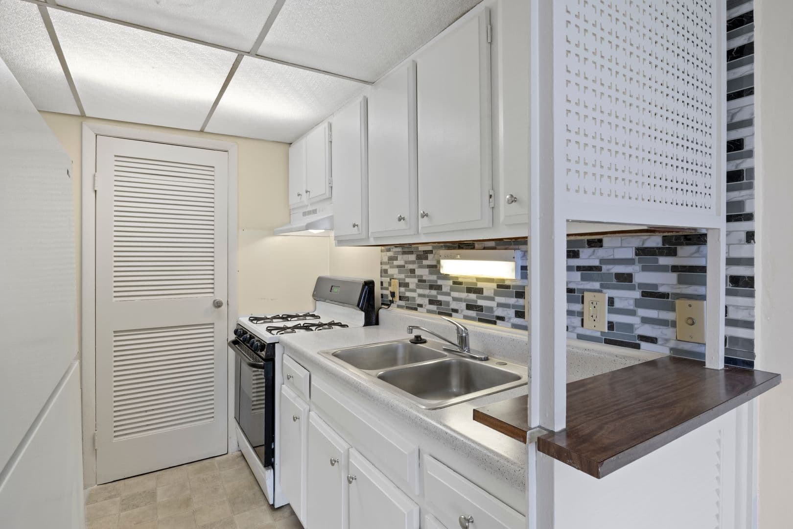 Dayton Apartment: 51 Grafton Ave