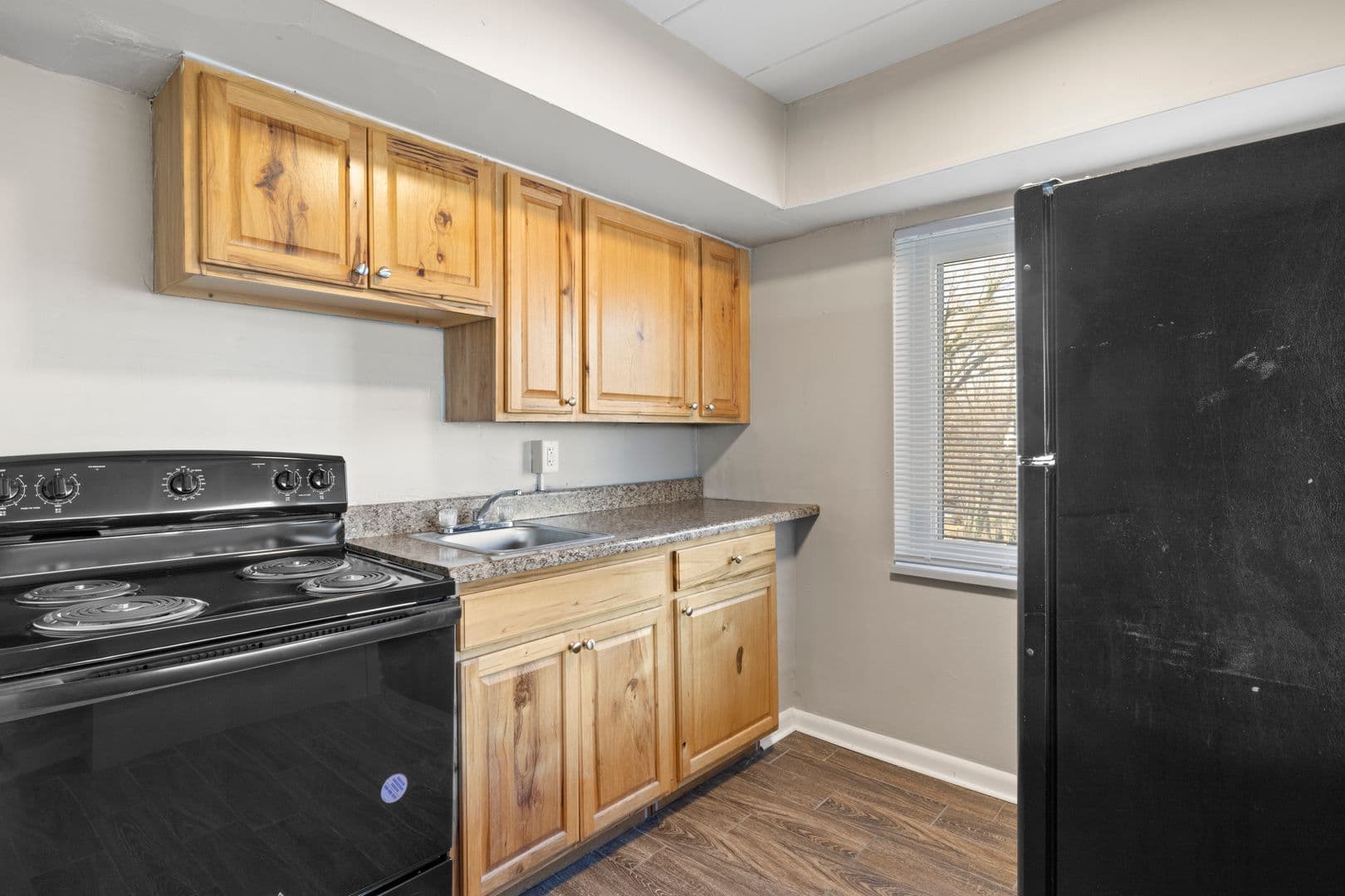 Dayton Apartment: 617 W. Riverview Ave.
