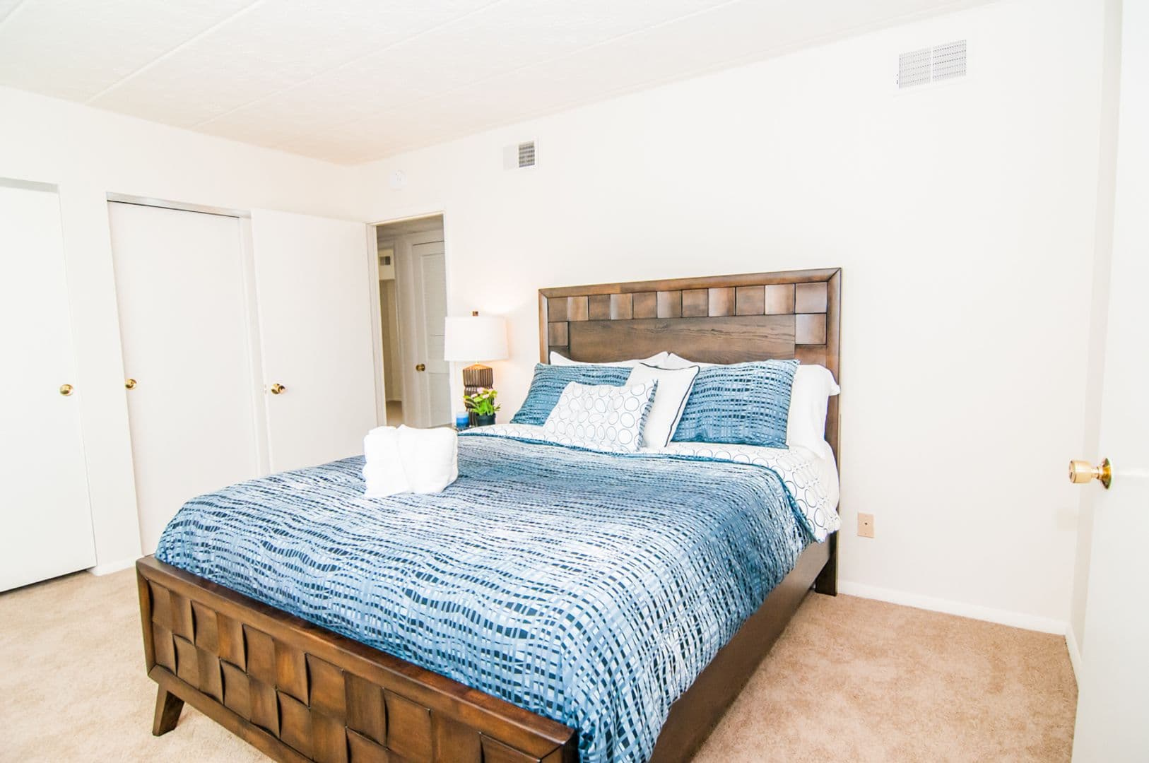 Dayton Apartment: 515 West Grand Avenue