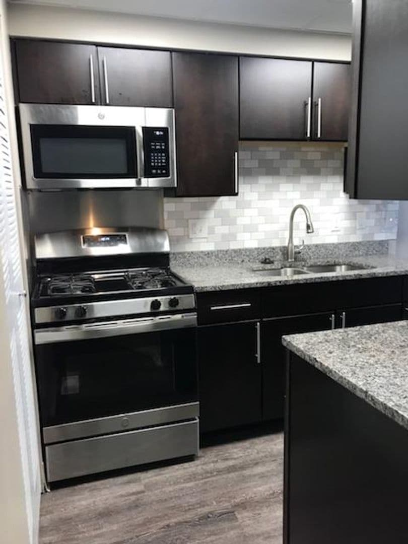 Dayton Apartment: 51 Grafton Ave
