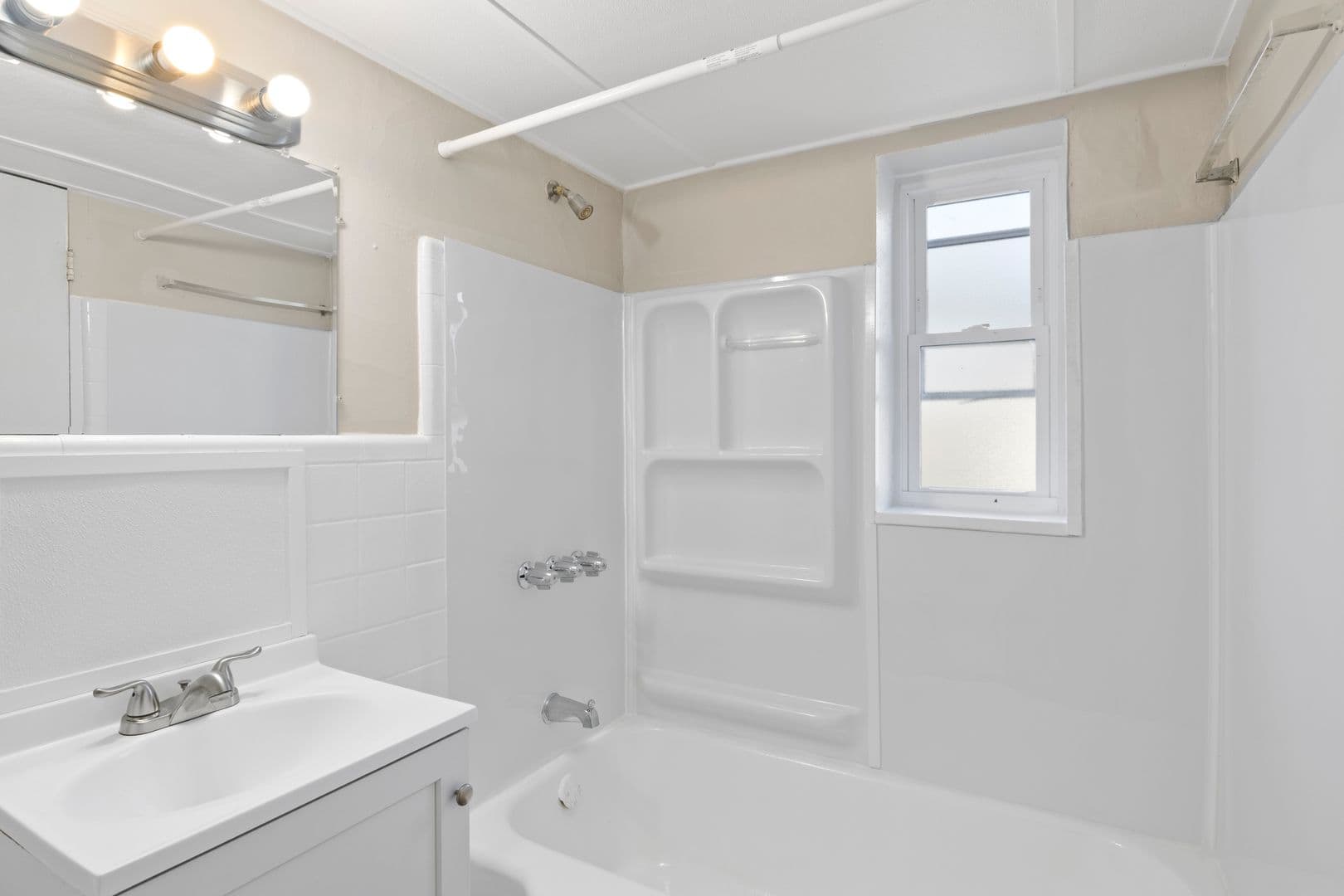 Dayton Apartment: 617 W. Riverview Ave.