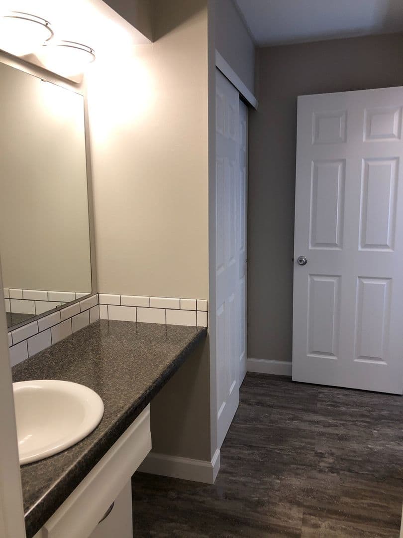 Grandview Heights Apartment: 1571-1619 Roxbury Road