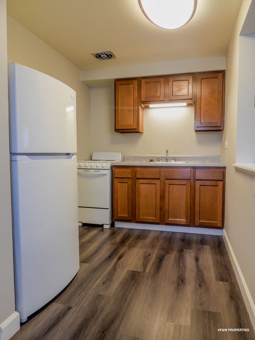 Columbus Apartment: 1855 E. Rich Street II