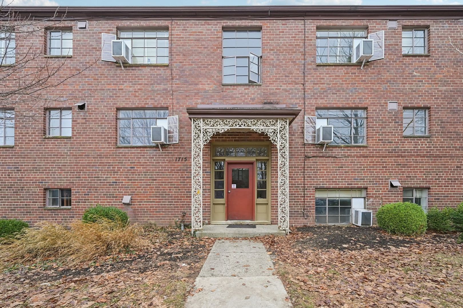 Columbus Apartment: 1750 Clifton Avenue