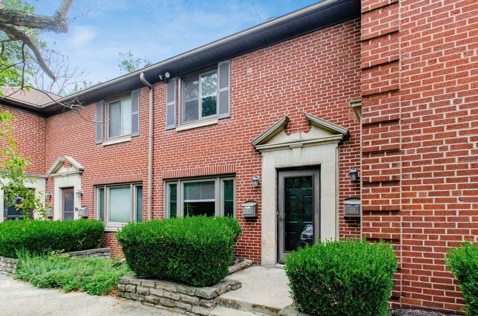 Columbus Townhome: 712 Overbrook Dr.