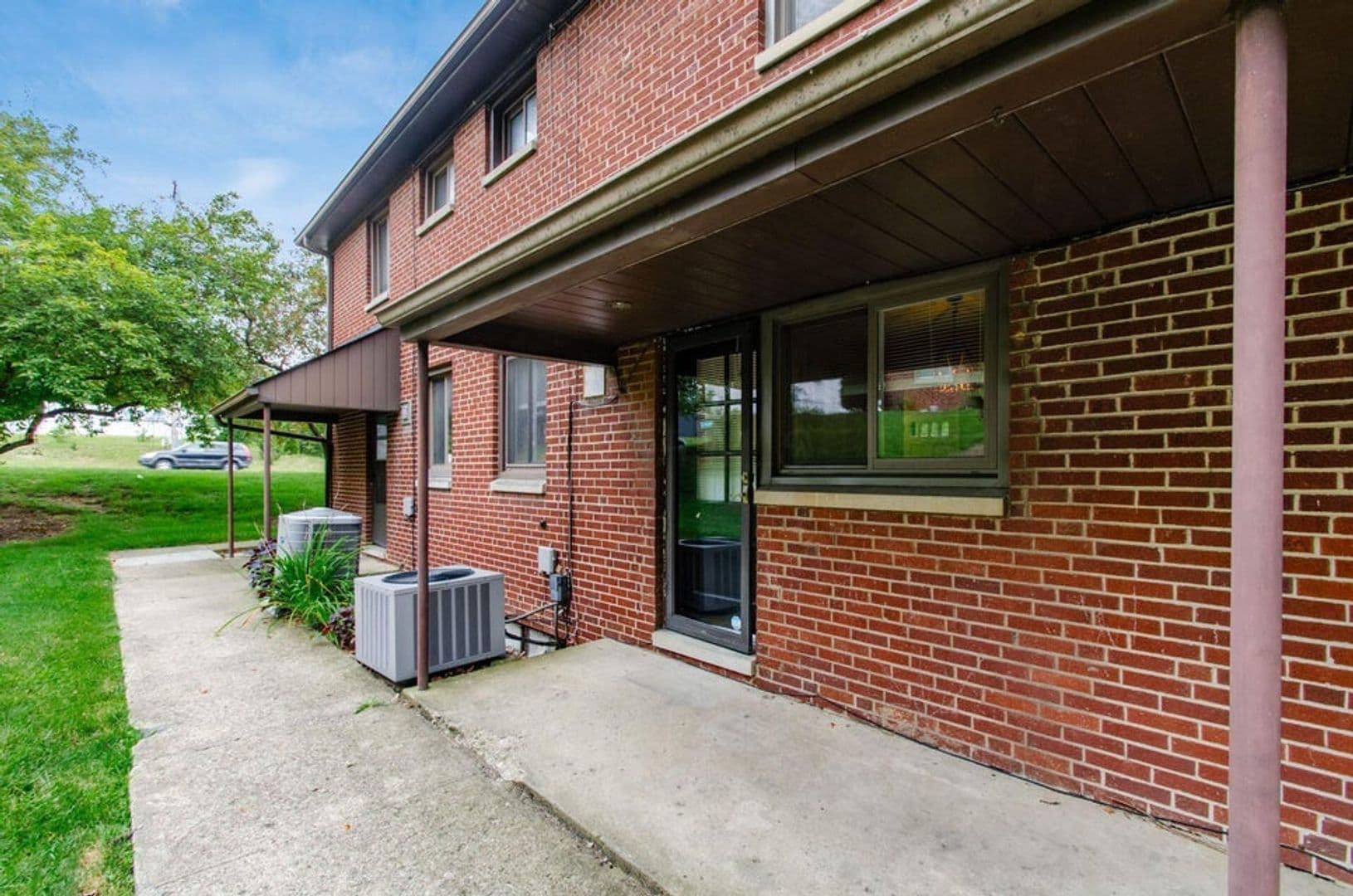 Columbus Townhome: 712 Overbrook Dr.